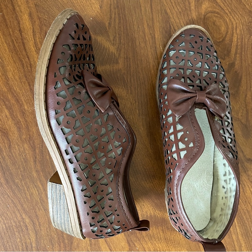 Brown Cutout Bow Loafers